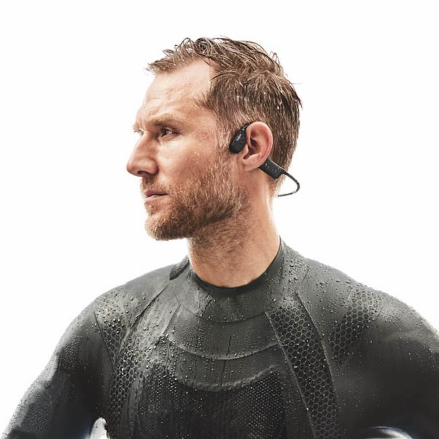 7 Best Swimming Gadgets For Pushing Performance In The Pool | Men's Fitness UK