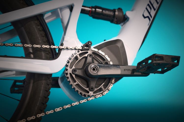 A close-up view of the Specializes Turbo Tero X drivetrain