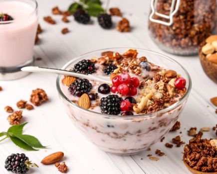 Cereal and fruit in a bowl